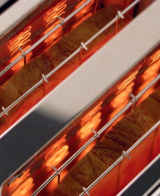 ⚡️ 5 sekund do plného žáru – 60 sekund do křupavého toastu. Seznam se s naší ToustIQ technologií, která ráno nenechá nic...